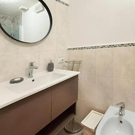 Apartment Domus Chiara Al Colosseo *