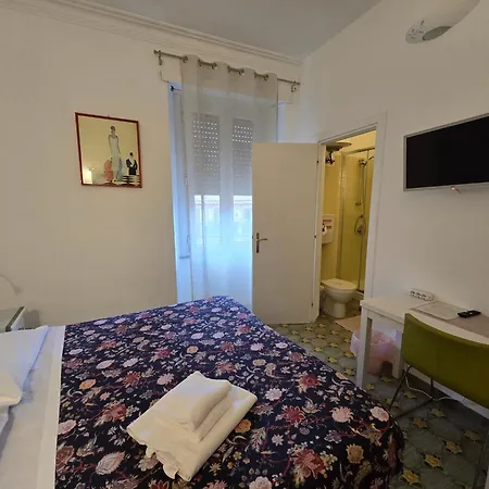 Esquilino Di Yan * Řím