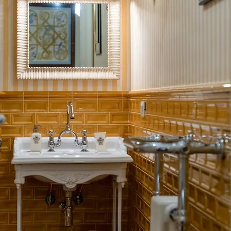 Guest house Regal House Capucci 6 Rome