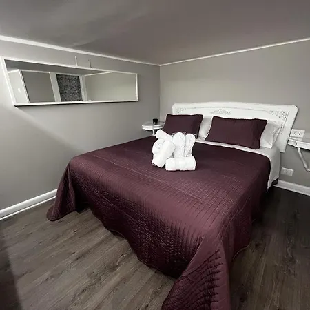 Leopardi House 3 Apartment