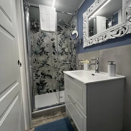 Leopardi House 3 * Rome