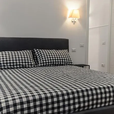 2-bedroom Gem Apartament Rzym