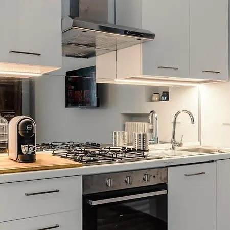 2-bedroom Gem Apartament *