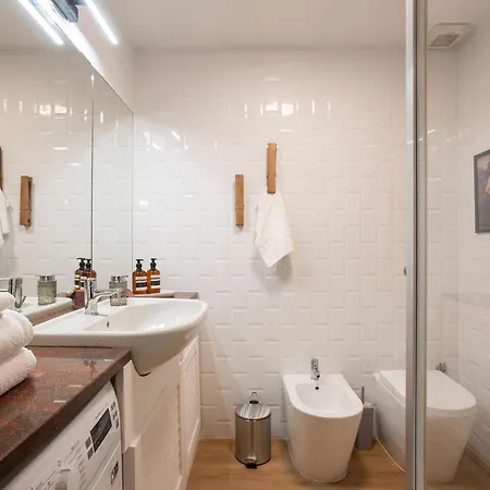 Apartament Urban Oasis Metro B Piramide - 2 Subway Stations From Colosseo Rzym