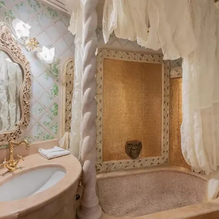 Apartment Antique Luxury House