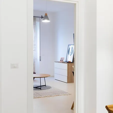 Apartment Piazzale Delle Province A 2 Passi Dalla Metro Aria Condizionata Wifi E Smart Tv