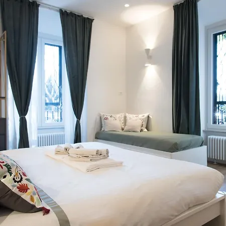 Colosseum By Glen Guest house *