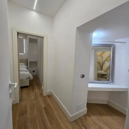 B89 Luxury Gallery House Piazza Di Spagna Apartment
