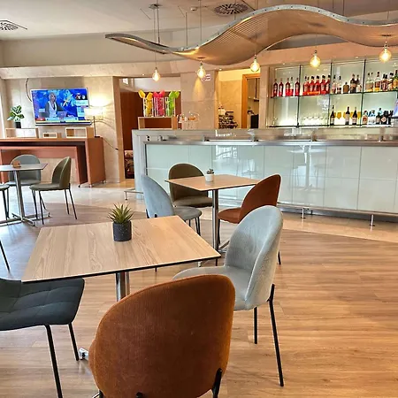 Novotel Est 4*