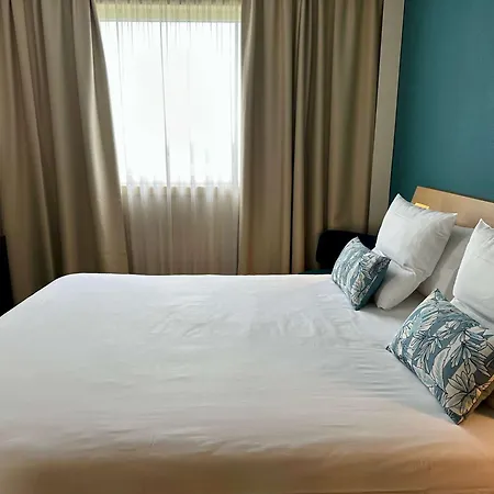 Hotel Novotel Est 4*
