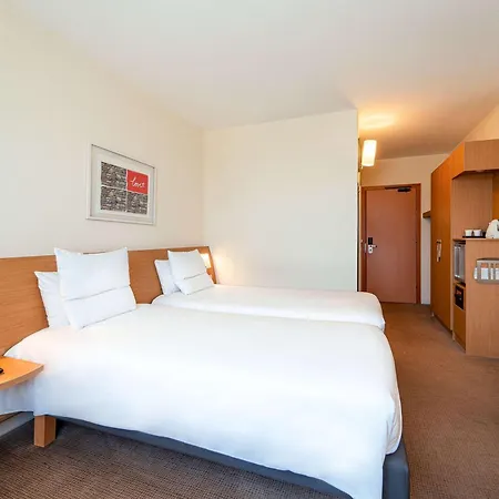 Novotel Est 4*