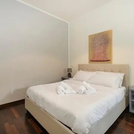 32 Apartment *