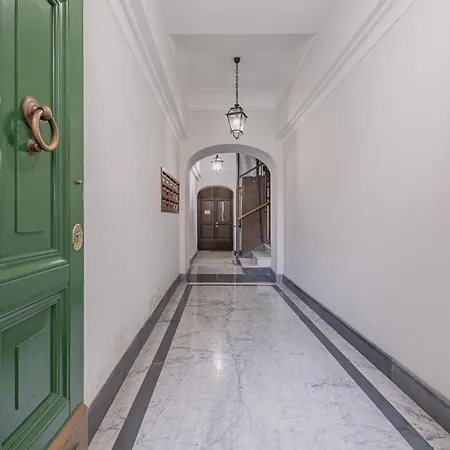Exclusive Campo Dei Fiori Flat *