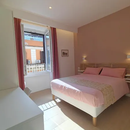 La Casa Di Mida Guest house
