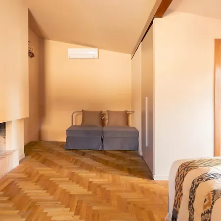 Apartment Casa Maestro, A Burghesius Rome