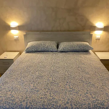 Guest house Youroominrome *