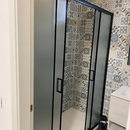 Guest house Youroominrome *