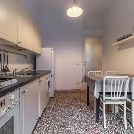 Azzurra - Metro Lodi Guest house
