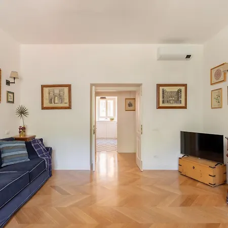 Iflat Charming & Spacious Flat In Trastevere Apartment