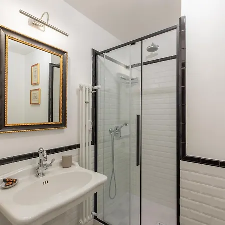 Apartment Iflat Charming & Spacious Flat In Trastevere