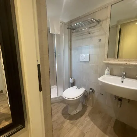 Lodi Aparthotel Roma