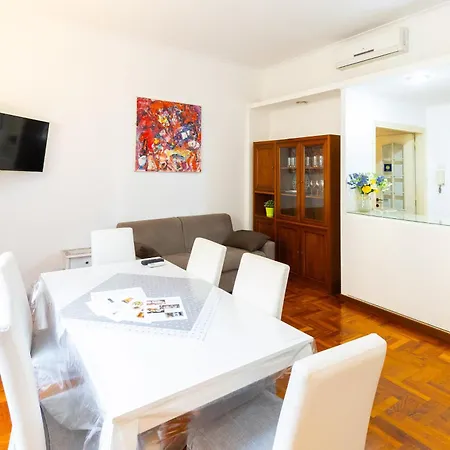 Apartman Vespasiano 49