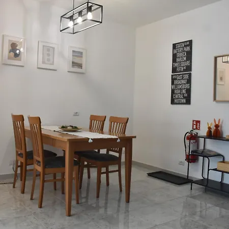 La Casa Di Mimmo Con Parcheggio Privato Incluso Apartment Rome
