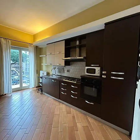 Metro A Apartment *