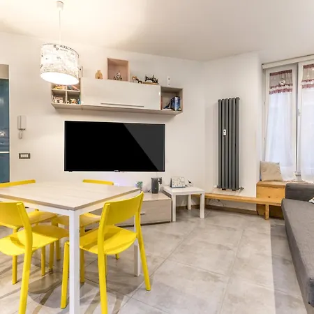 Loves Apartment *