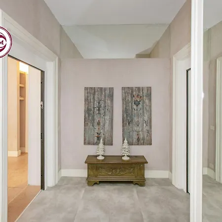 C M Piazza Cavour Elegant Flat Apartamento