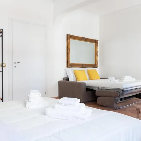 Guest house Caput Mundi - 100mt To Metro A, Terrace, A-c, 15 Min To Center Rome