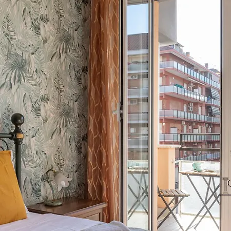 Guest house Caput Mundi - 100mt To Metro A, Terrace, A-c, 15 Min To Center