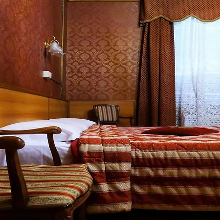 Hotel Cristina *