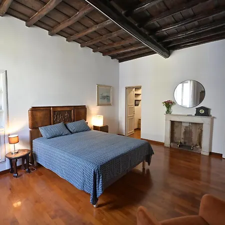 Appartamento Domus Greci Piazza Di Spagna