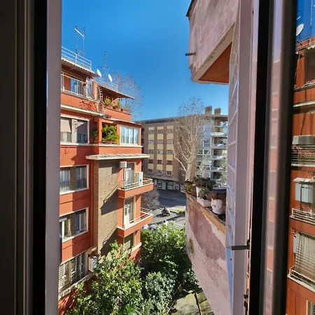 La Dimora Dell'antiquario Apartment *