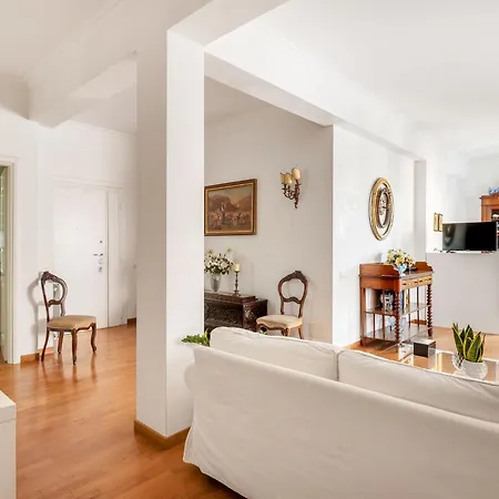 Apartment La Dimora Dell'antiquario Rome