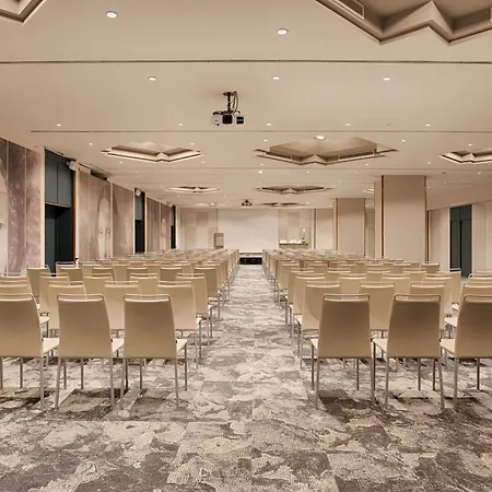 酒店 Nh罗马卡尔佩尼亚别墅酒店