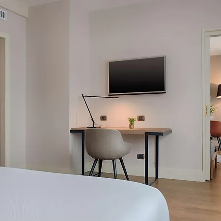 Hotell Nh Carpegna 4*