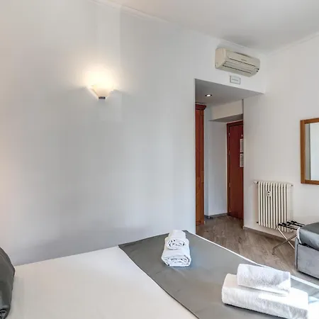 Guest house Dei Papi 2*
