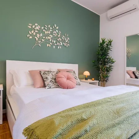 Giulia - Lovely Penthouse Near Vatican Museums Apartment *