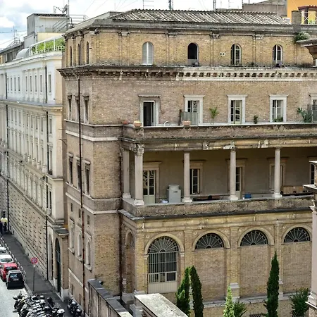 Familiare 1 A Fontana * Rome