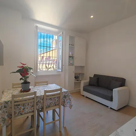 La Casa Di Mida Rome