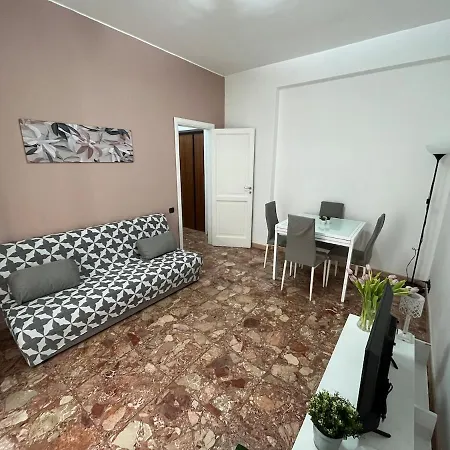 Civico 10 Apartment *