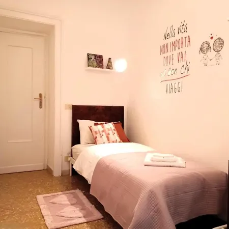 A Casa Di Chloe - San Giovanni * Roma