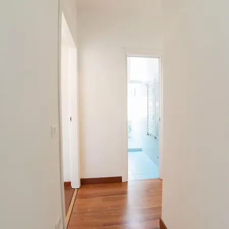 The Rent - Spacious Multi-room On Via Cavour *