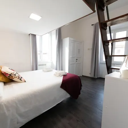 The Rent - Spacious Multi-room On Via Cavour