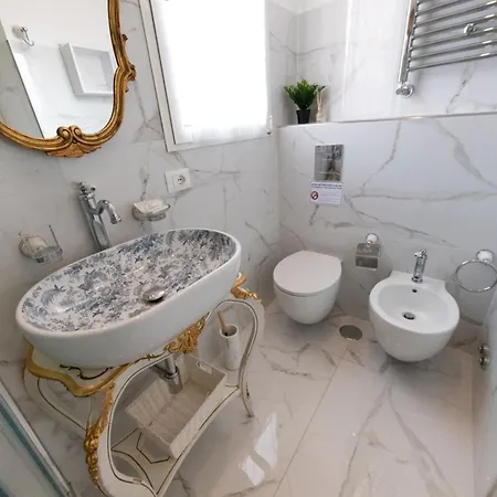 Apartment The Rent - Spacious Multi-room On Via Cavour *