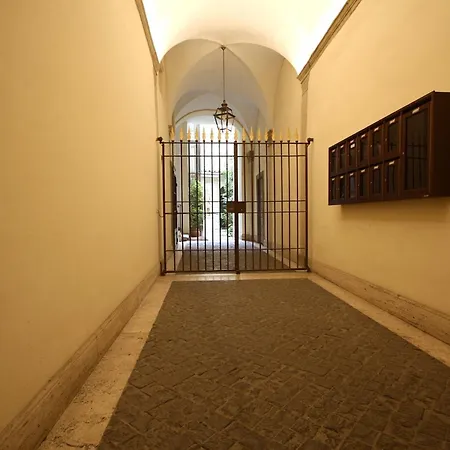 Navona Large 1br House Apartment *