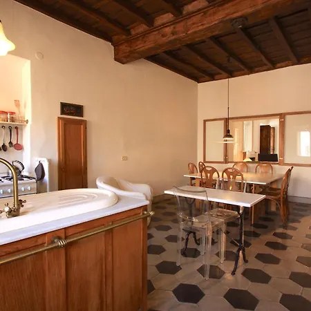 Navona Large 1br House Apartment *