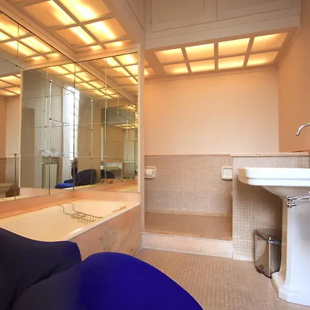 Navona Large 1br House